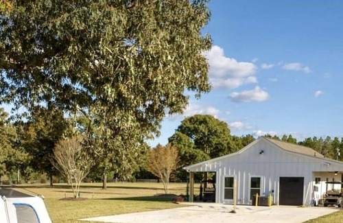 Aiken House | The Vista RV Hook-Ups