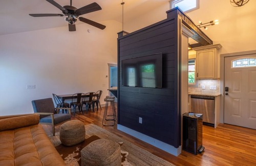 Waynesville House | The Wall Street House