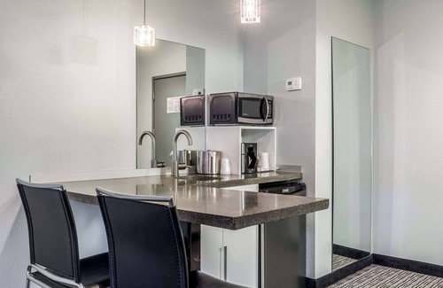 Walnut Creek Hotel | The Wallhouse Hotel, an Ascend Collection Hotel