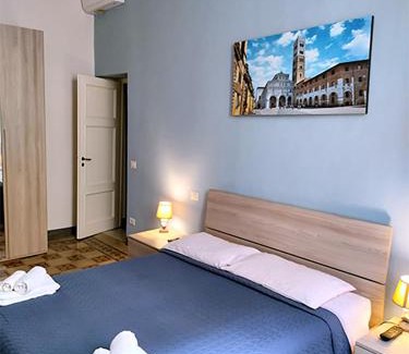 Lucca Historical Center Apartment | The Walls