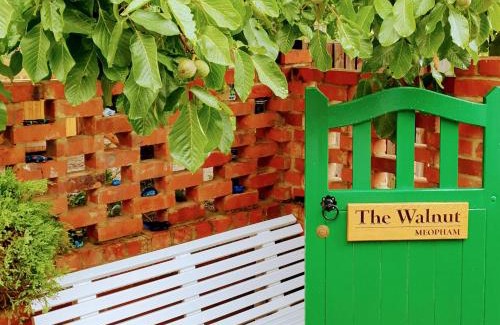 Fairseat House | The Walnut, Meopham - a private retreat rural location