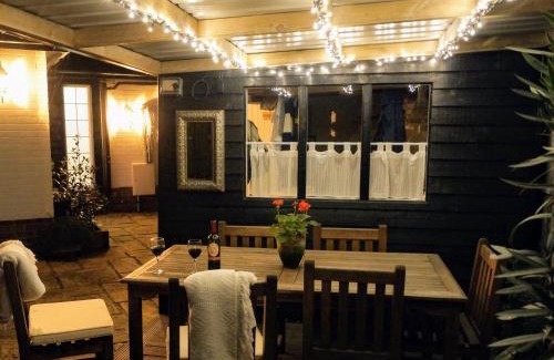 Fairseat House | The Walnut, Meopham - a private retreat rural location