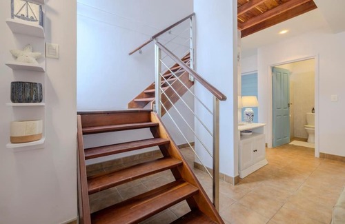 Vineta House | The Waterfront Cottage F3