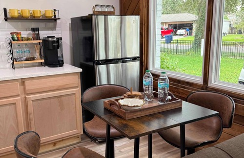 Lutz Cottage | The White Door Studio.