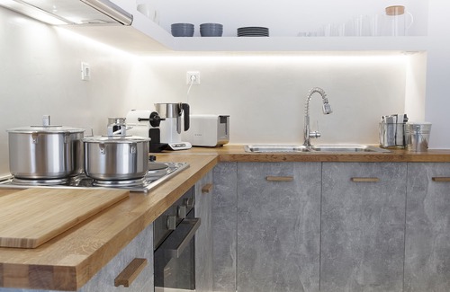 Agios Nikolaos Apartment | The White Splash. A seaside, ground floor, boho apartment with stunning views