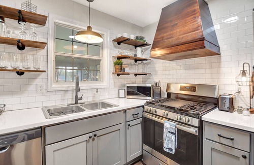 Smyrna House | The Willow House - Perfect Family Weekend Getaway! Must see back porch! 🍑