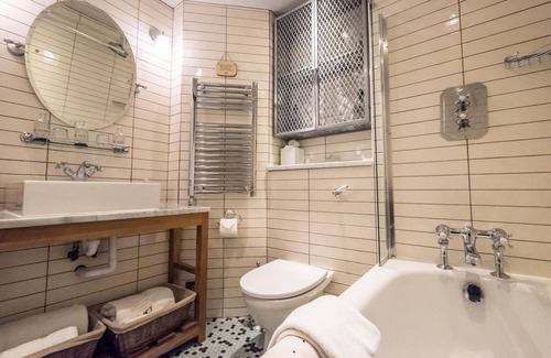 Clapham Hotel | The Windmill