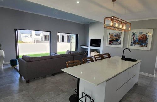 Trawal House | The winelands