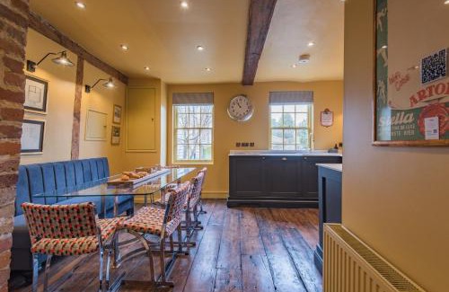 Rochester House | The Wonky House