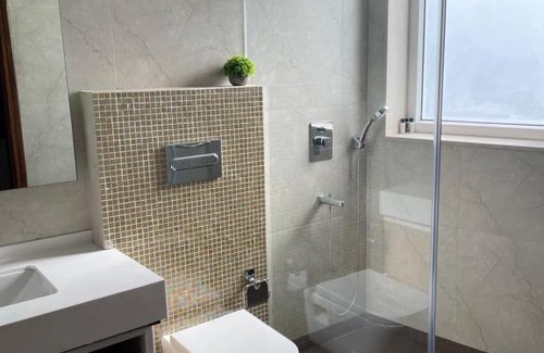 DLF City Hotel | The Woodbury