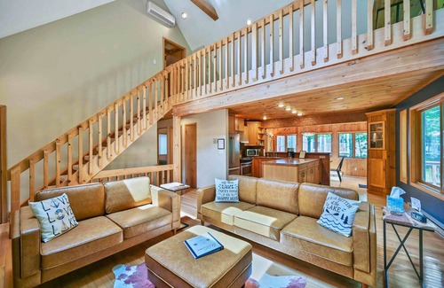 Lake Ariel House | The Woodhill Hideout - All Season Family Fun