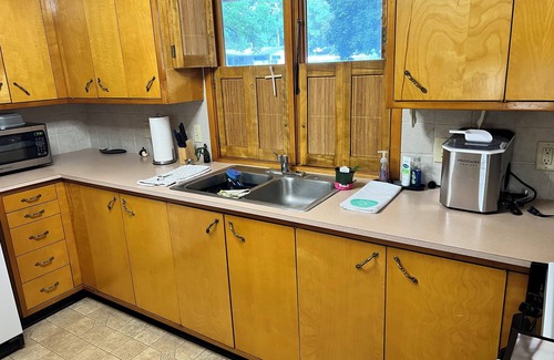 Lincoln House | The Wren House: A quiet house nestled in northeast Lincoln.