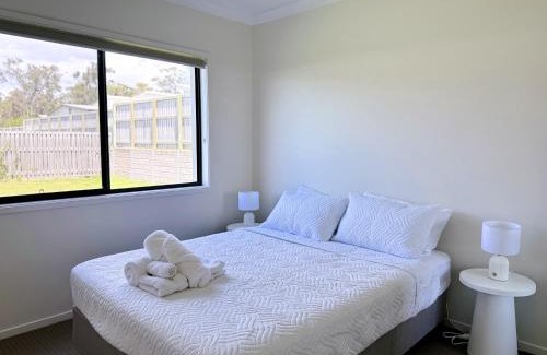 Coomera Villa | Theme Park Retreat Coomera 5 Beds Villa