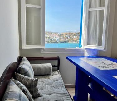 Mpatsi Apartment | Theros (Θέρως)