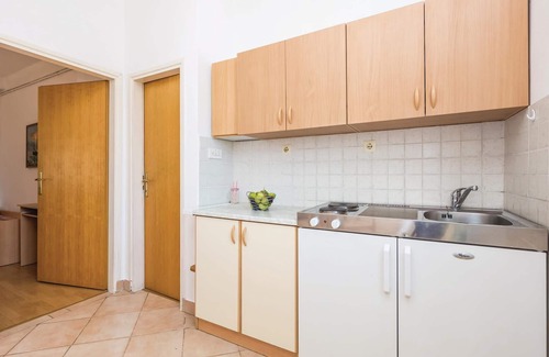Sarsoni Apartment | These two small studio flats are located in a quiet part of Rijeka.