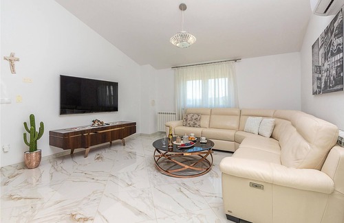 Kastel Apartment | These two spacious apartments are modern and comfortably furnished.