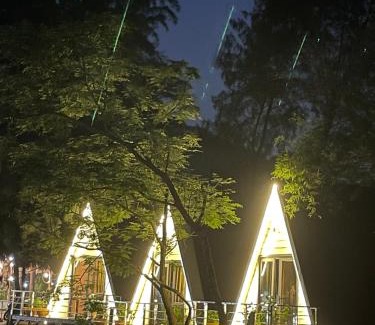 Van Don Hotel | Thiên Đường Quan Lạn - Friendly Homestay