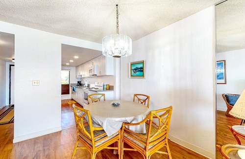 Maalaea Condo | Third floor oceanfront condo w/outdoor pool access, ocean view, and private W/D