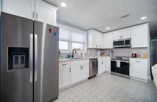 Jacksonville Beach Apartment | This apartment is a 2 bedroom(s), 1 bathrooms, located in Jacksonville, FL.