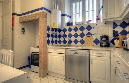 Lisbon Old Town Apartment | This apartment is very convenient for both tourists and business people.