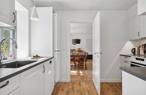 Ertebølle House | This former and beautiful homestead welcomes you with a view of the Limfjord in Ertebølle