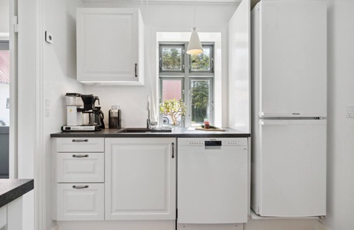 Ertebølle House | This former and beautiful homestead welcomes you with a view of the Limfjord in Ertebølle