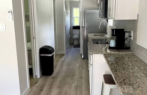 London House | This house is a 2 bedroom(s), 1 bathrooms, located in London, KY.