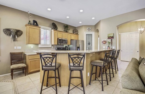 Indio Villa | This is it! 4+3! EV charger, pool/spa, BBQ, bar!