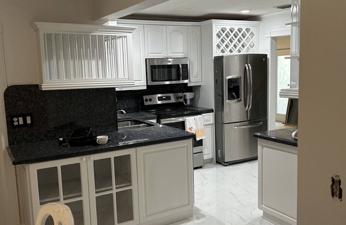 West Palm Beach House | This lovely 3bed/2bath/is located in West Palm Beach Fl. Hot tub, cl to Beach.