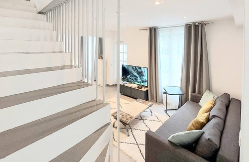 Les Pavillons-sous-Bois House | This modern and beautiful house welcomes you in a quiet area of Les-Pavillons-Sous-Bois.