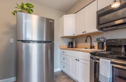 Harrodsburg Apartment | This serviced apartment is a 2 bedroom(s), 2 bathrooms, located in Harrodsburg, KY.