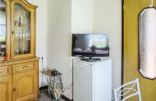 Schneidlingen House | This simple bungalow in Schneidlingen can accommodate up to 3 people.