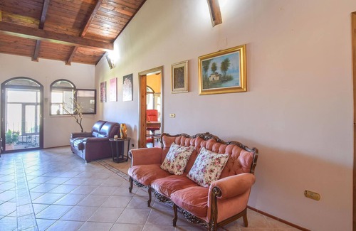 Motta San Giovanni House | This spacious and bright apartment with sea view is furnished in original Italian style.