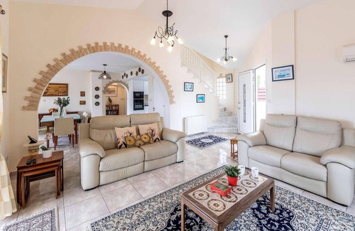 Tala House | This stunning house, with panoramic views, is located in the sought-after village of Tala in Paphos.