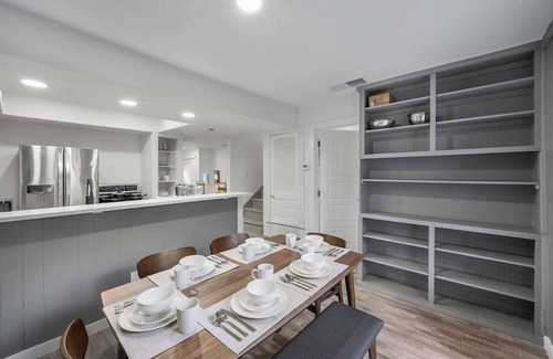 University Hills and Windsor Park House | This townhouse is a 3 bedroom(s), 2.5 bathrooms, located in Austin, TX.