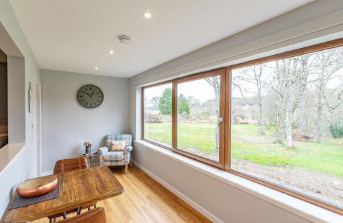 East Lewiston House | Thistle Lodge 18 with Hot Tub