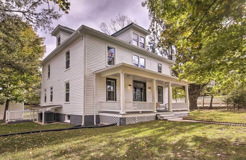 Leesburg Cottage | 'thomson Farm' Classic Home < 10 Mi to Vineyards!