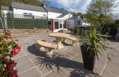 Fishguard House | Thorn cottage