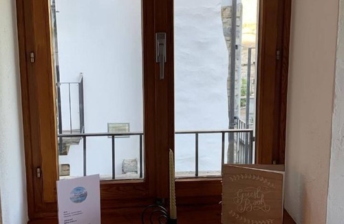 Lionza House | Thousand Stones House