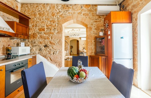 Thrapsano House | Thrapsano House at Iraklion Crete for up to 8 Persons