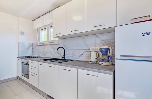 Martinscica Apartment | Three bedroom apartment with balcony and sea view Martinšćica, Cres (A-23222-a)