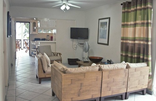 Hastings Cottage | Three Bedroom Apartment on the Beach