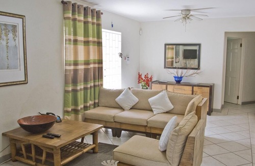 Hastings Cottage | Three Bedroom Apartment on the Beach