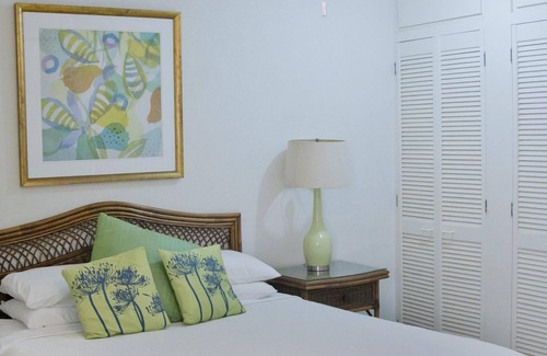 Hastings Cottage | Three Bedroom Apartment on the Beach