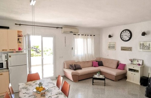 Mimice Apartment | Three bedroom apartment with terrace and sea view Mimice, Omiš (A-14230-a)