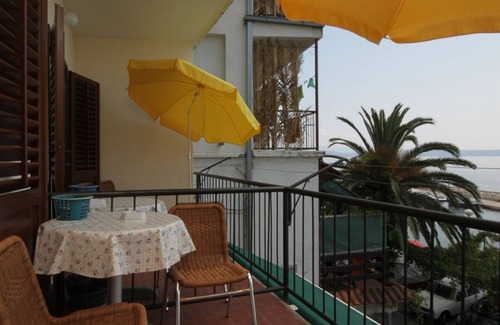 Podgora Apartment | Three bedroom apartment near beach Podgora, Makarska (A-6670-b)