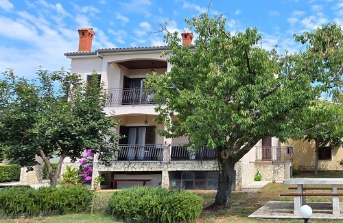 Buici Apartment | Three bedroom apartment with terrace Buići, Poreč (A-24819-a)