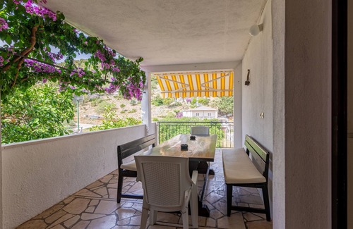 Povlja Apartment | Three bedroom apartment with terrace and sea view Povlja, Brač (A-16792-a)