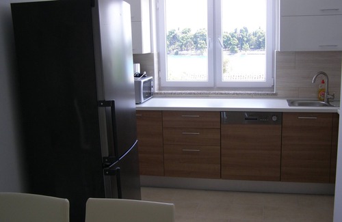 Preko Apartment | Three bedroom apartment with terrace and sea view Preko, Ugljan (A-8232-e)