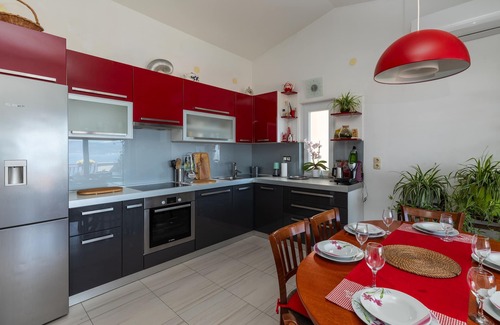 Duce Apartment | Three bedroom apartment with terrace and sea view Duće, Omiš (A-14587-a)